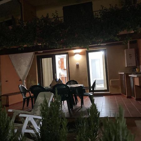 Bilocale Con Giardino Olbia Mare Apartamento Exterior foto