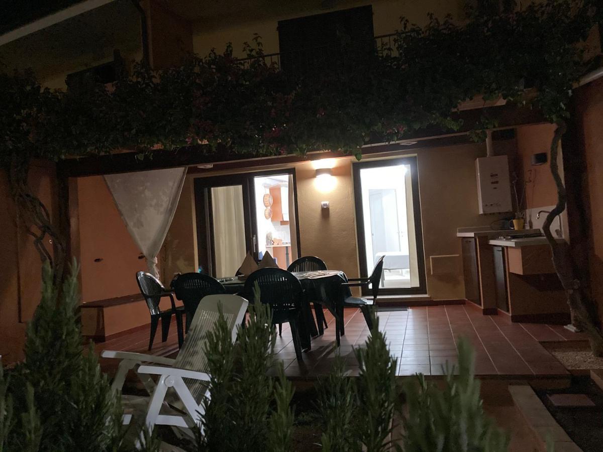 Bilocale Con Giardino Olbia Mare Apartamento Exterior foto