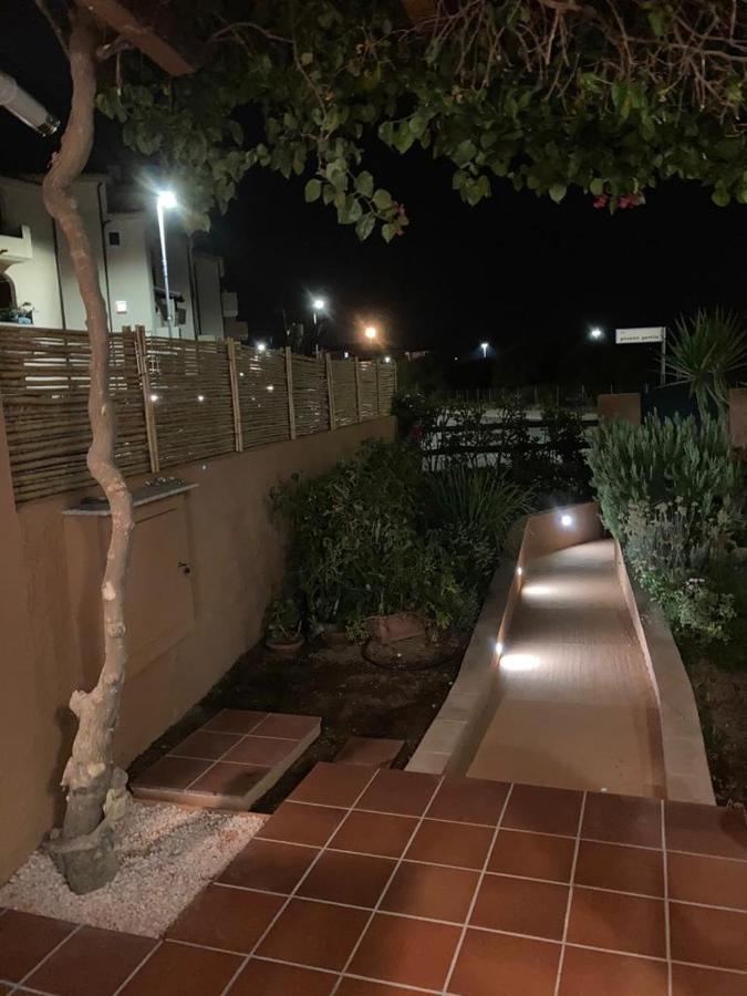 Bilocale Con Giardino Olbia Mare Apartamento Exterior foto