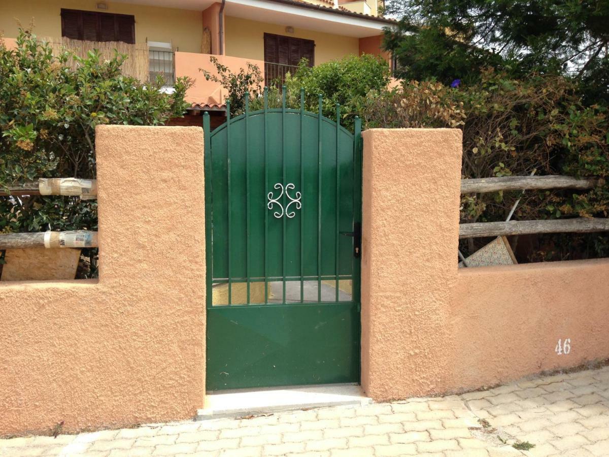 Bilocale Con Giardino Olbia Mare Apartamento Exterior foto